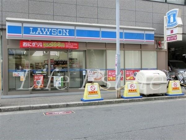 コンビニ　ローソン南船場三丁目南店（コンビニ）まで136m