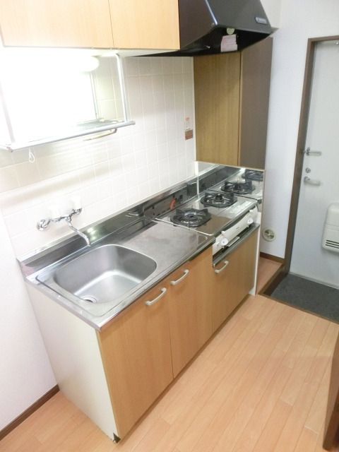 キッチン　２口ガスコンロ設置済みキッチンです。