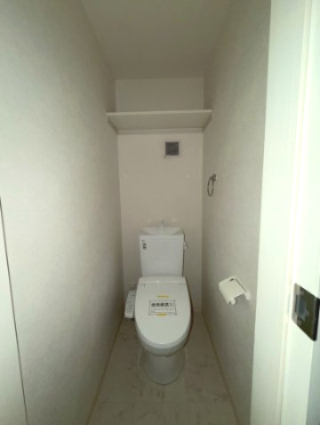 トイレ　※同施工会社参考写真となります。