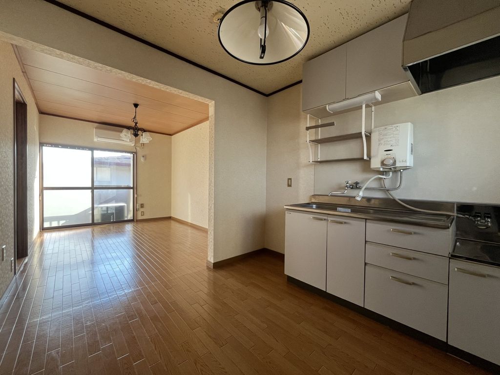 居室・リビング　キッチン