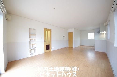 その他　キャットタワー＆ペット専用出入り口付き