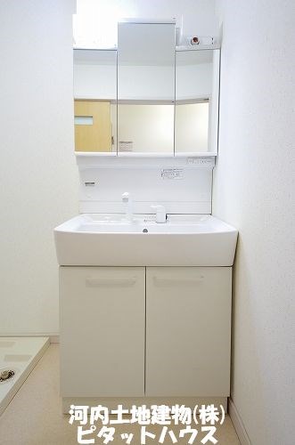 その他　三面鏡付き洗髪洗面台