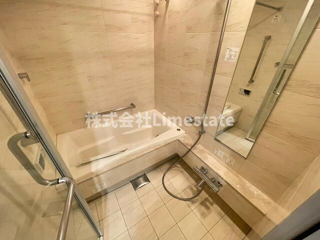 バス・シャワールーム　別部屋参考写真