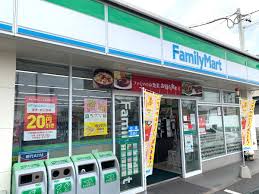 コンビニ　ファミリーマート 碧南芸文ホール前店（コンビニ）まで607m