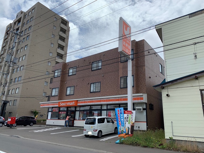 コンビニ　セーコーマート（コンビニ）まで145m