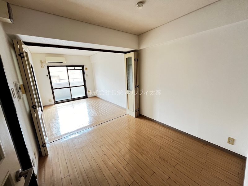 居室・リビング　※同タイプ・別号室の写真です★（実際のお部屋とは異なります）