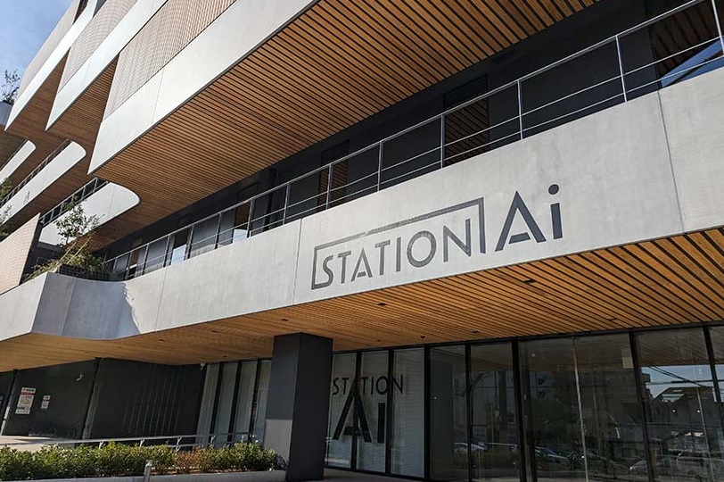 ショッピングセンター　STATION Ai(ステーションアイ)（ショッピングセンター）まで929m