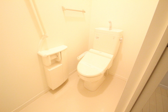 トイレ　※別部屋の写真です