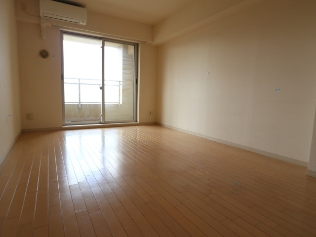 居室・リビング　※別の部屋の写真です