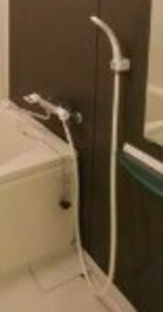 バス・シャワールーム　シャワー