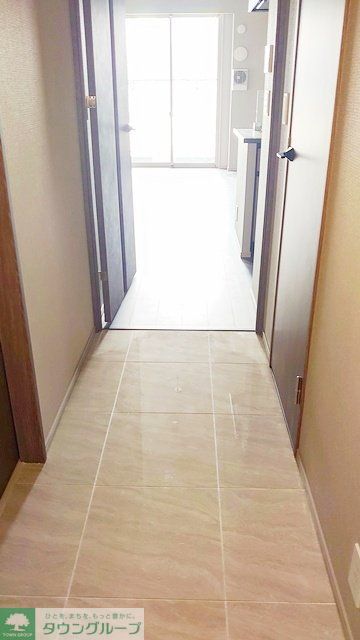 玄関　※写真は同タイプ住戸です。