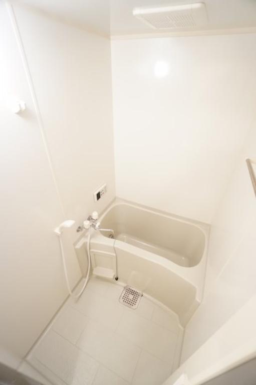 バス・シャワールーム　※同物件・反転タイプの写真です。