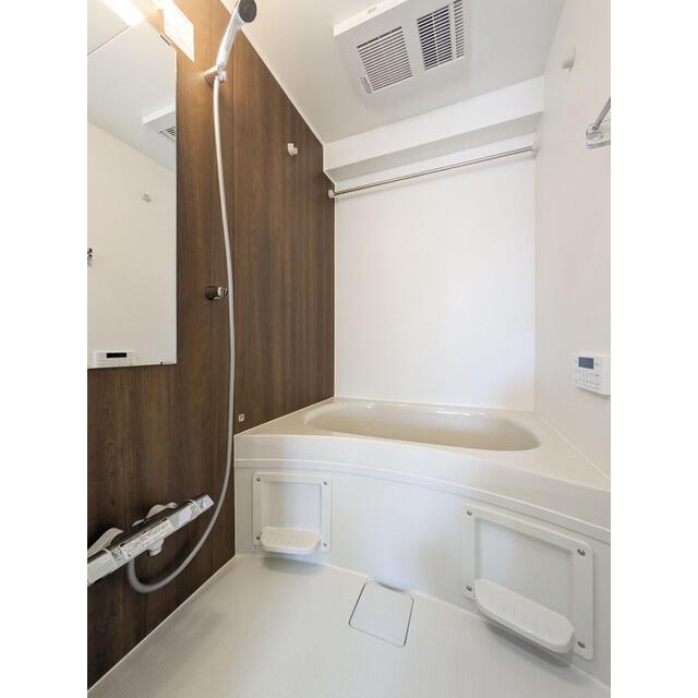 バス・シャワールーム　?