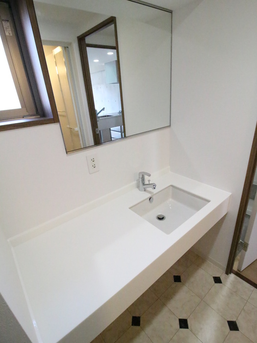 洗面設備　別タイプのお部屋の写真です。