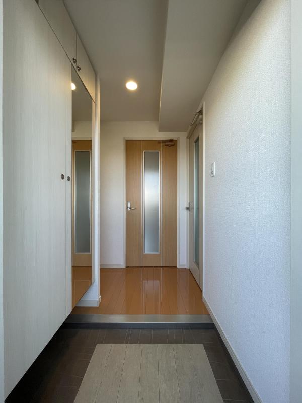 玄関　同タイプ・参考写真
