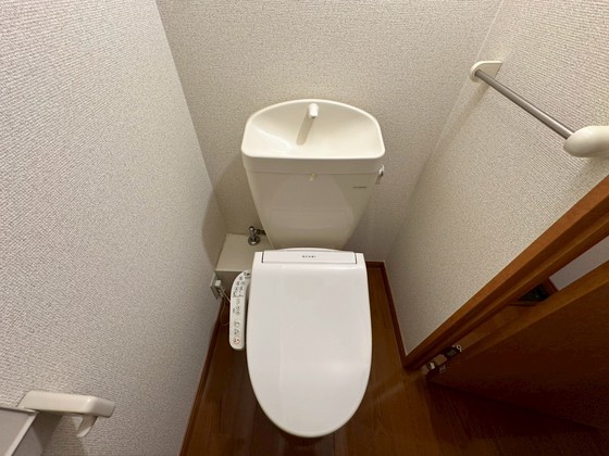 トイレ　※別部屋の写真です