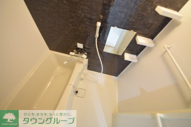 バス・シャワールーム　追い焚き機能付きの浴室です