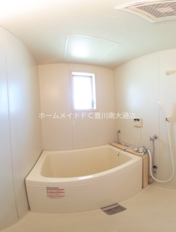 バス・シャワールーム　同型別部屋写真（反転）