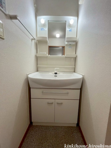 洗面設備　写真は別のお部屋です。※現況を優先します