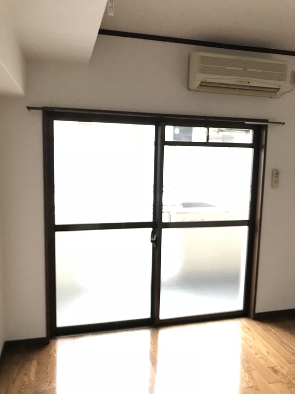 居室・リビング　内装は別部屋の参考写真です。