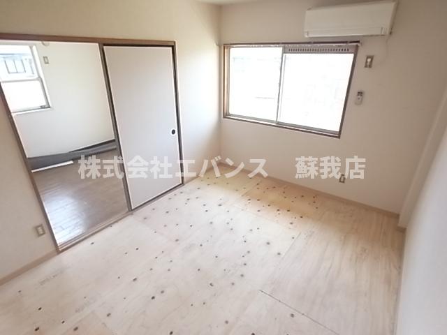 その他部屋・スペース　広くて明るい寝室