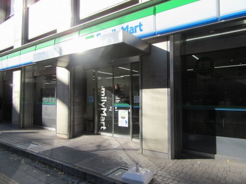 コンビニ　ファミリーマート仲御徒町店（コンビニ）まで544m