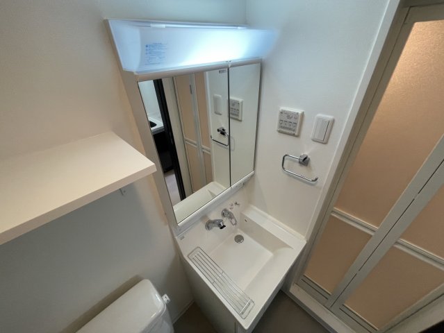 洗面設備　同物件別部屋写真