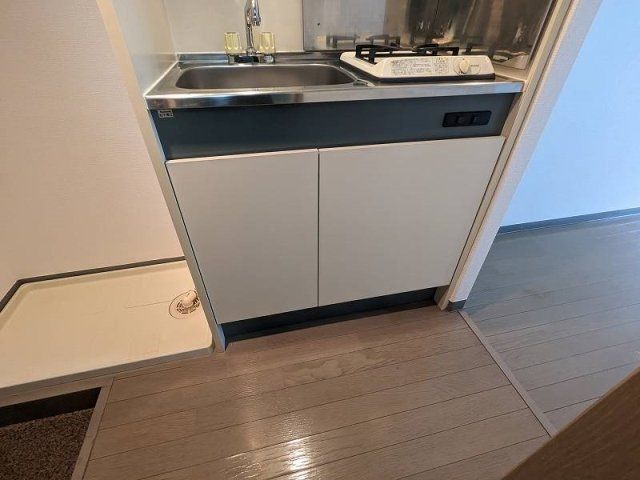 キッチン　写真は反転タイプ