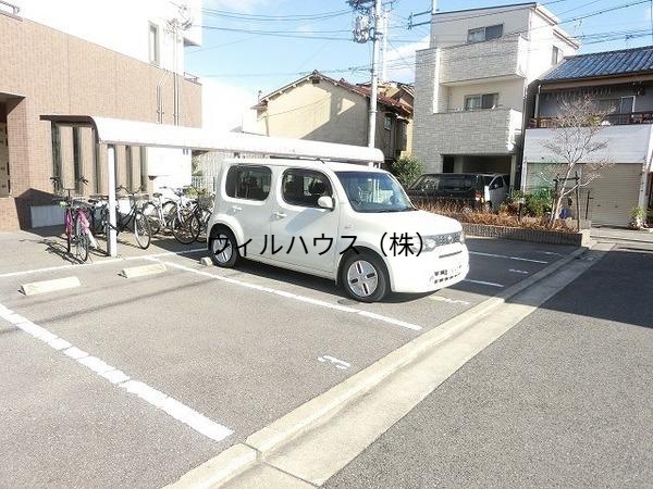 駐車場　敷地内駐車場！
