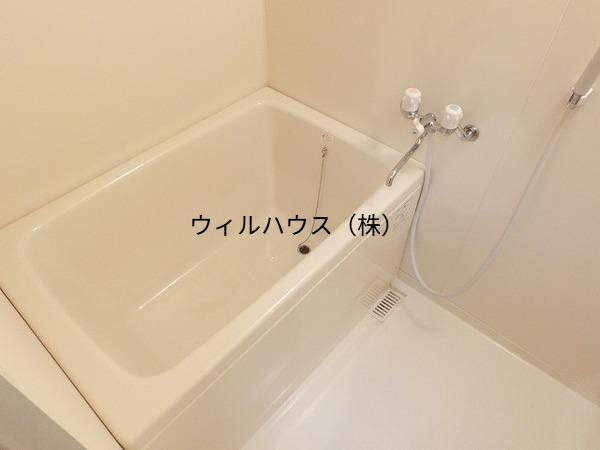 バス・シャワールーム　浴室乾燥機付きバス！