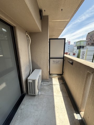 バルコニー　※写真は同じマンションの違う部屋のものになります。