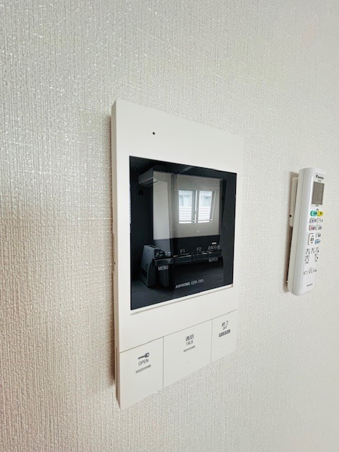 セキュリティ　来客の顔が見えて安心！TVモニターホン付きです♪