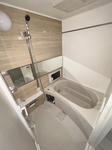 バス・シャワールーム　落ち着いた空間のお風呂です