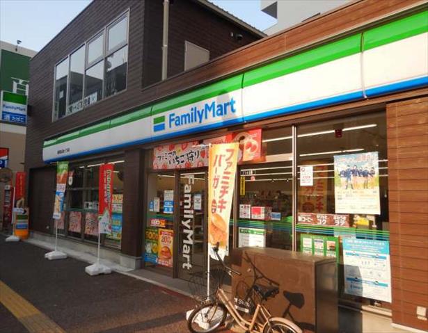 コンビニ　ファミリーマート（コンビニ）まで309m