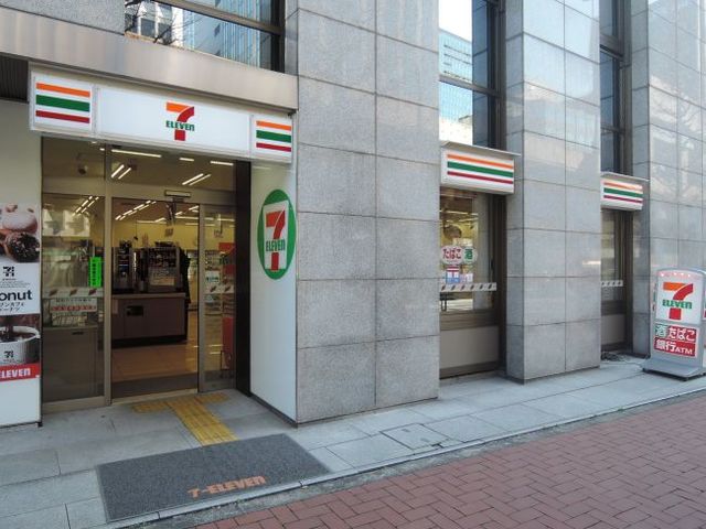 コンビニ　セブンイレブン日本橋本町3丁目店（コンビニ）まで97m