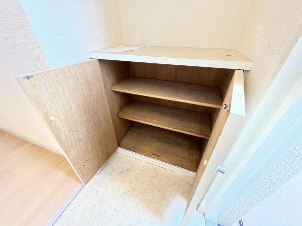 その他設備　下駄箱あります