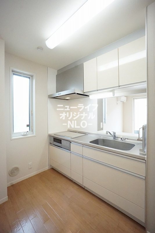 キッチン　調理後もサッと拭きあげることができるIHクッキングヒーター☆
