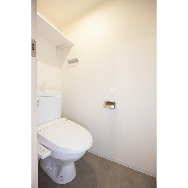 トイレ　※写真は同タイプ住戸です。