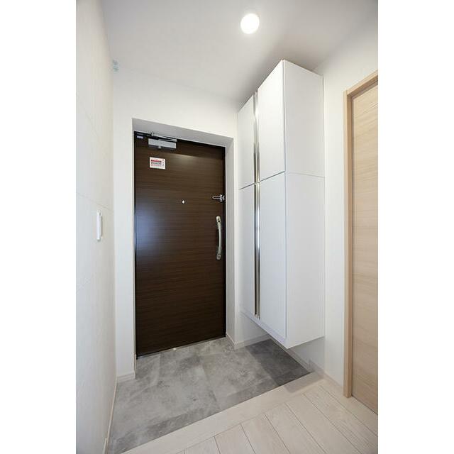 玄関　※写真は同タイプ住戸です。