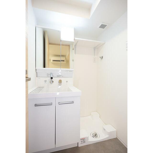 洗面設備　※写真は同タイプ住戸です。
