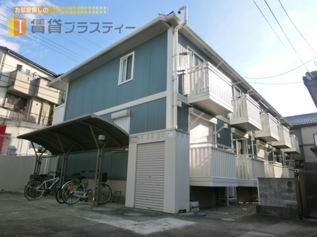 建物外観　閑静な住宅街に建つ、大和ハウス施工の物件です。