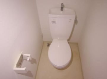 トイレ　※同マンション別部屋の参考写真です。
