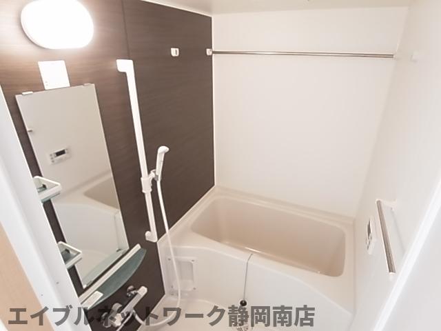 バス・シャワールーム　お風呂です