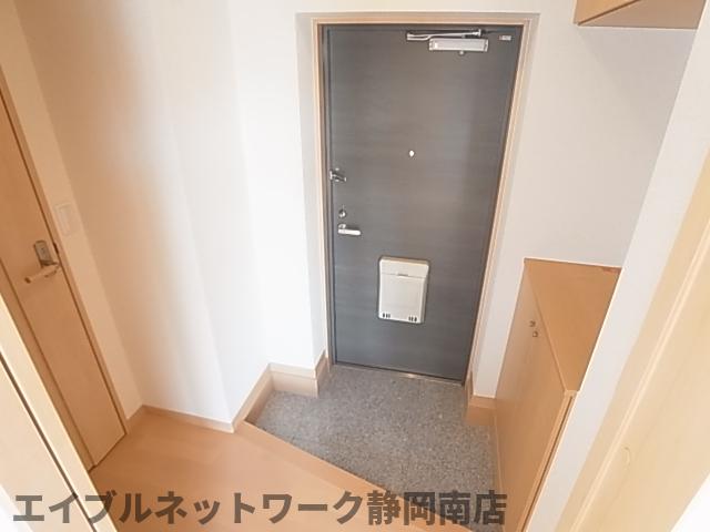玄関　ゆったりとした玄関です