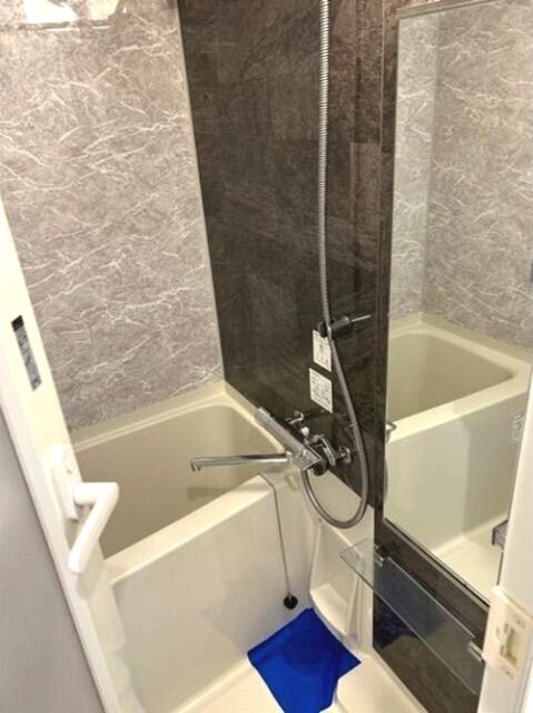 バス・シャワールーム　浴室乾燥機能付きです