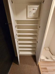 収納　写真は同タイプ住居です