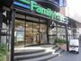 コンビニ　ファミリーマート南青山四丁目店（コンビニ）まで155m