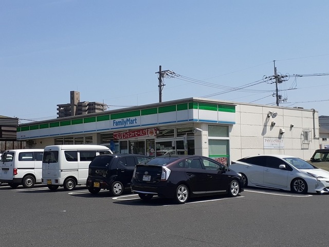 コンビニ　ファミリーマート岡南店（コンビニ）まで450m