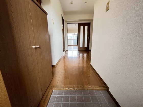 玄関　※別部屋の写真です