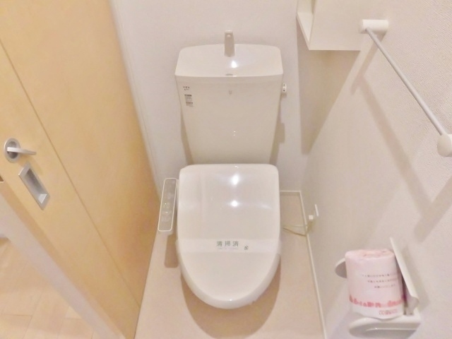 トイレ　別号室の参考写真です